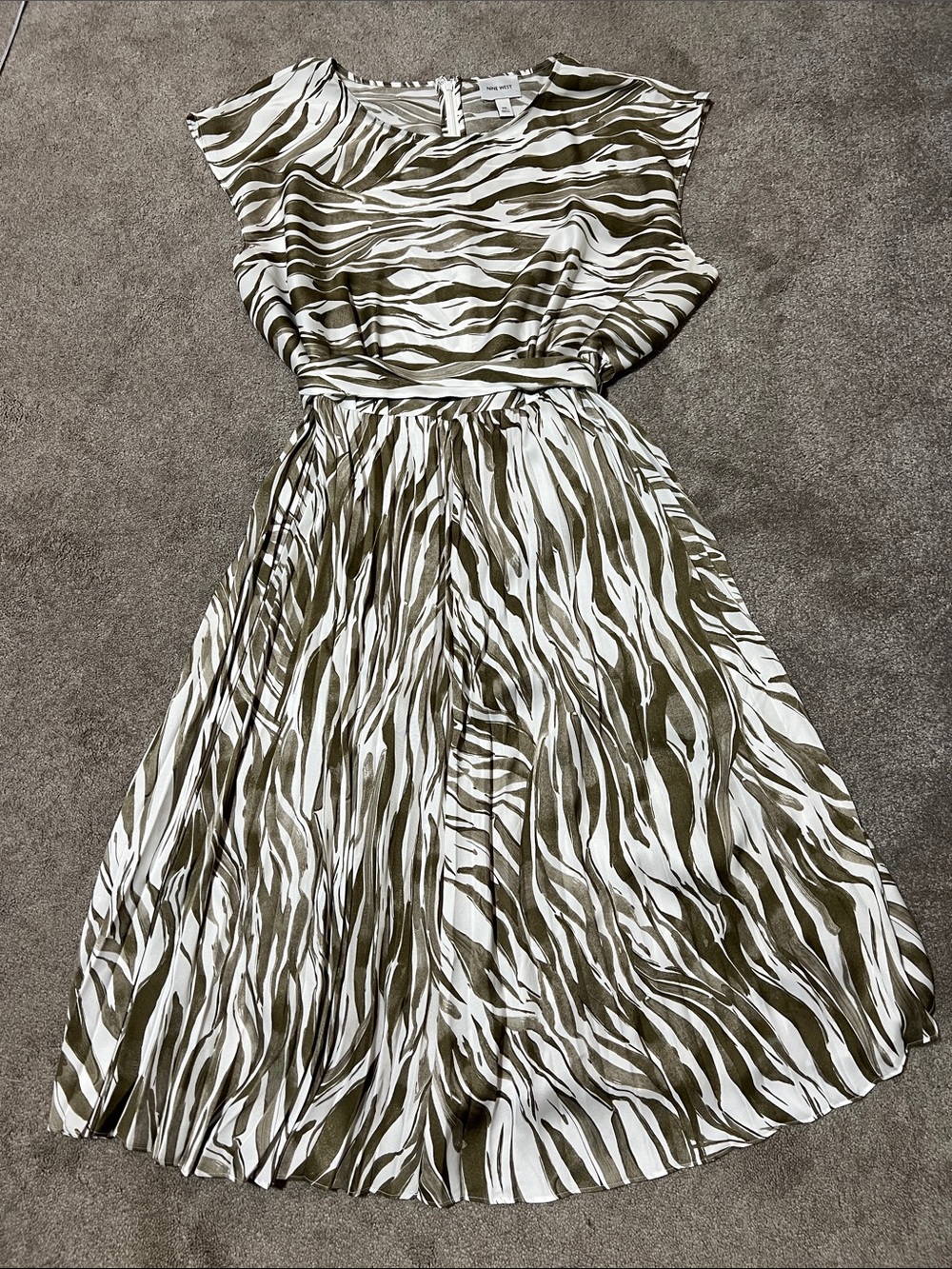 Nine West Abstract Zebra Pleated Midi Dress Belted size XXL